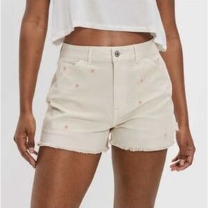 *NWT* American Eagle Highest Rise 90s Boyfriend Cream Carpenter Shorts, Size 10.